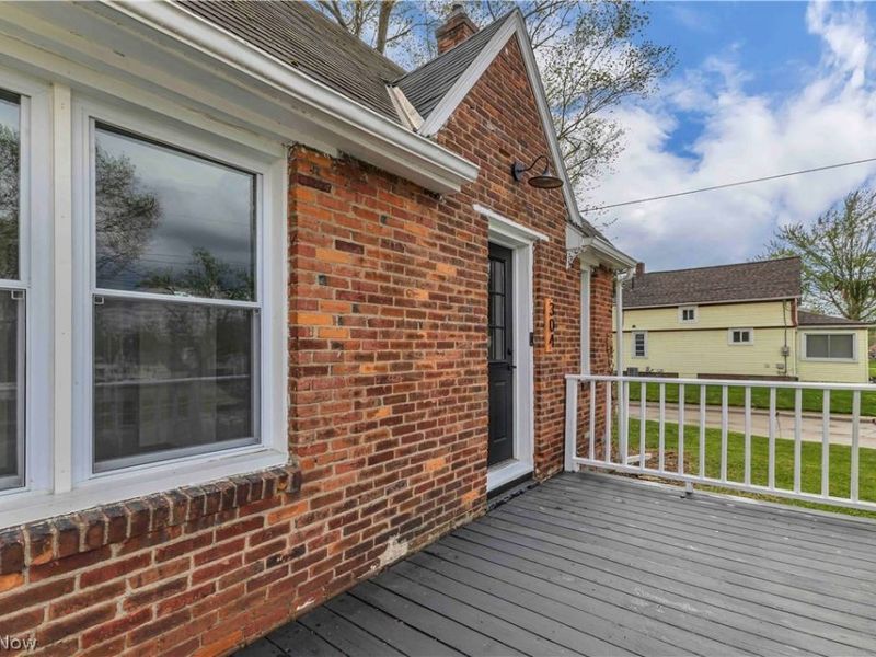 304 E Union Street, Medina, OH 44256 Photo 2