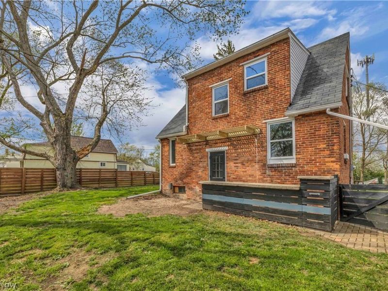 304 E Union Street, Medina, OH 44256 Photo 3