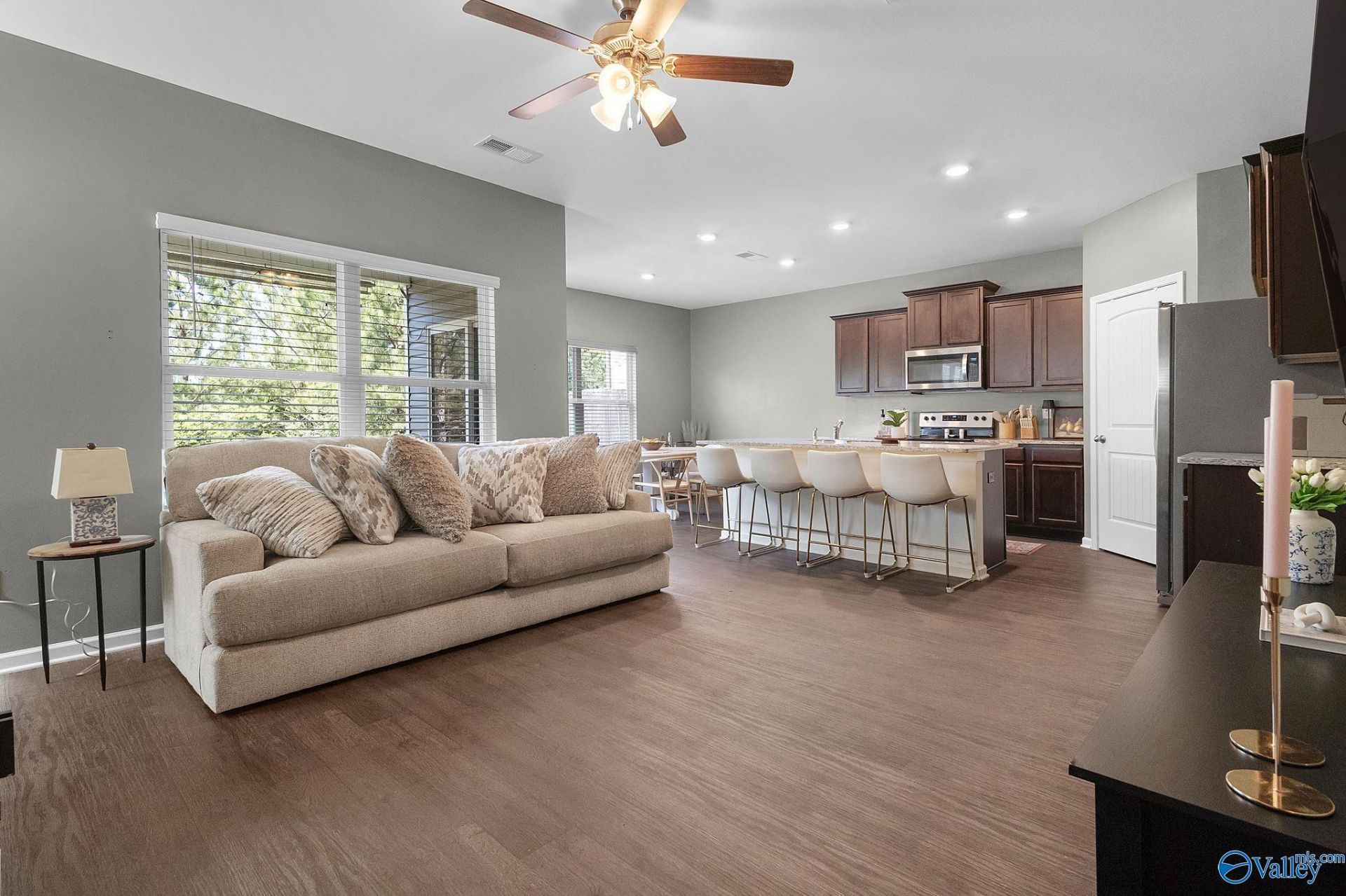 670 Johnnys Cove, Leeds, AL 35094 Main Photo