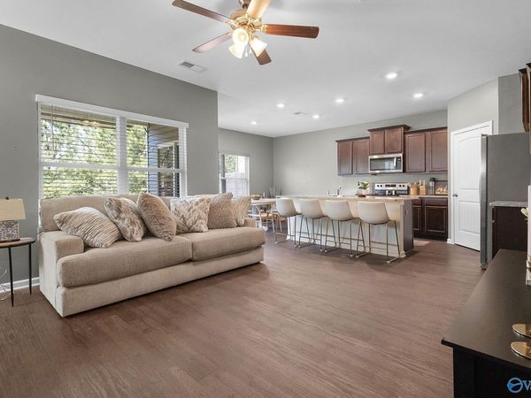 670 Johnnys Cove, Leeds, AL 35094