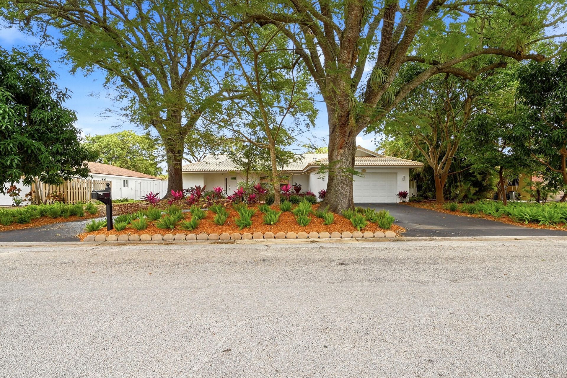 8857 NW 3rd Place, Coral Springs, FL 33071 Photo