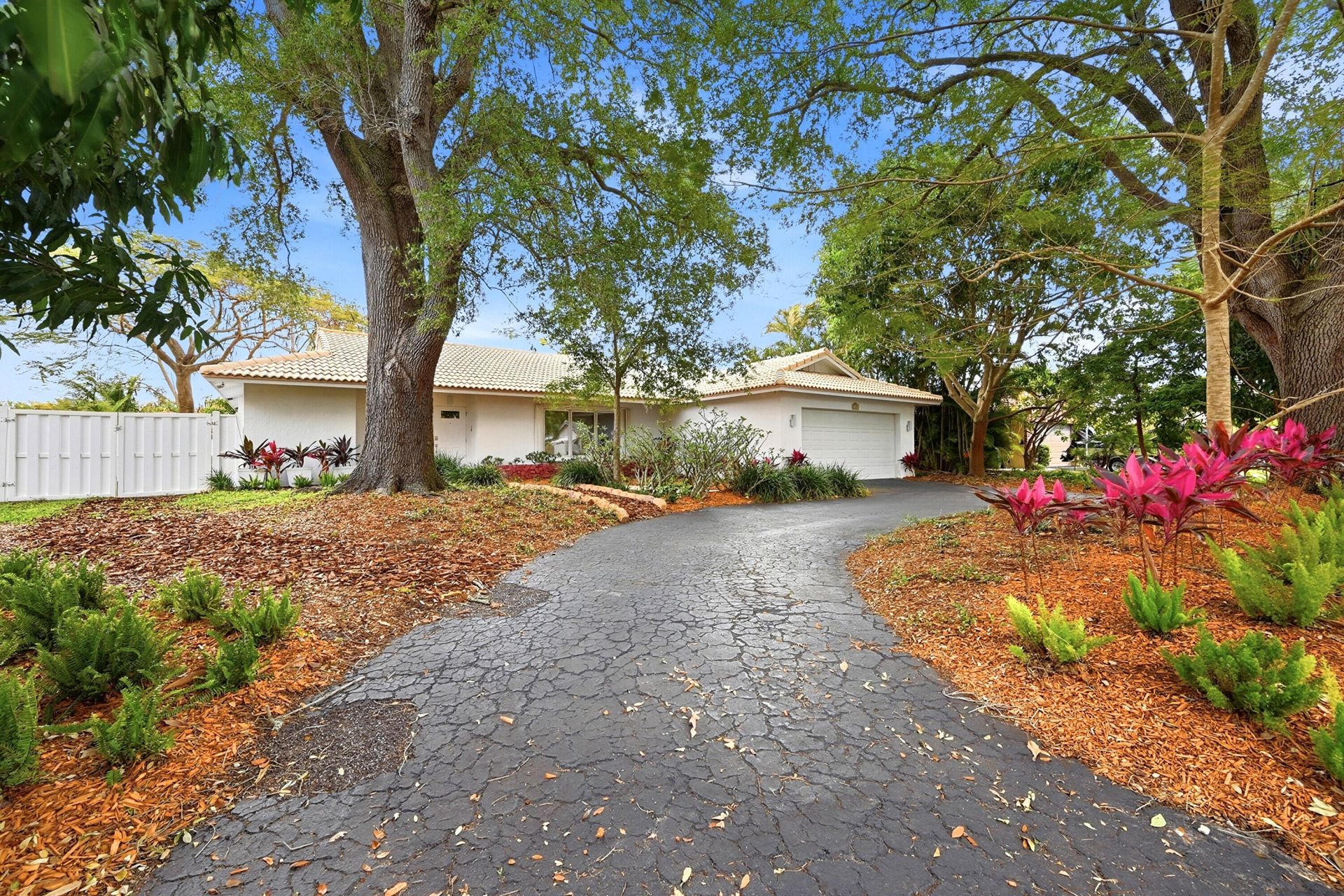 8857 NW 3rd Place, Coral Springs, FL 33071 Photo