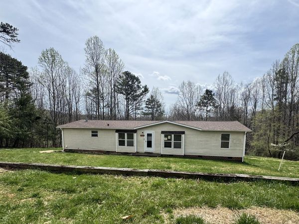 108 Cherokee LN , Thaxton, VA 24174