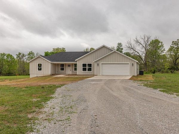 469 Madison County Road 1536, Huntsville, AR 72740