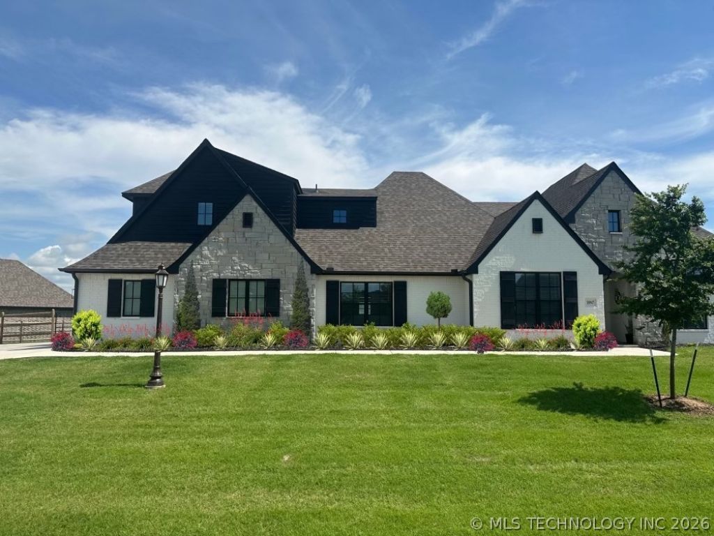 18947 E Chokeberry Street, Owasso, OK 74055 Main Photo