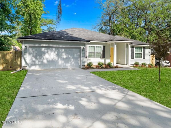 5529 NETTIE Road, Jacksonville, FL 32207