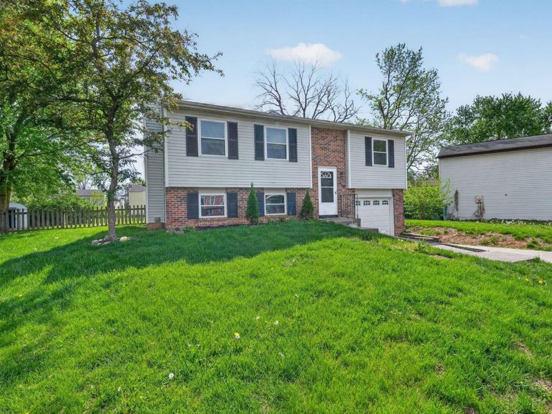 6449 Gunstock Court, Reynoldsburg, OH 43068 Photo 2