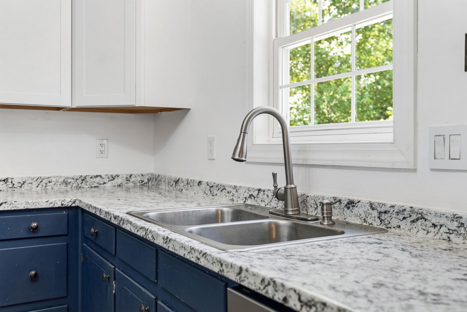 606 Dolphin Drive Photo 13