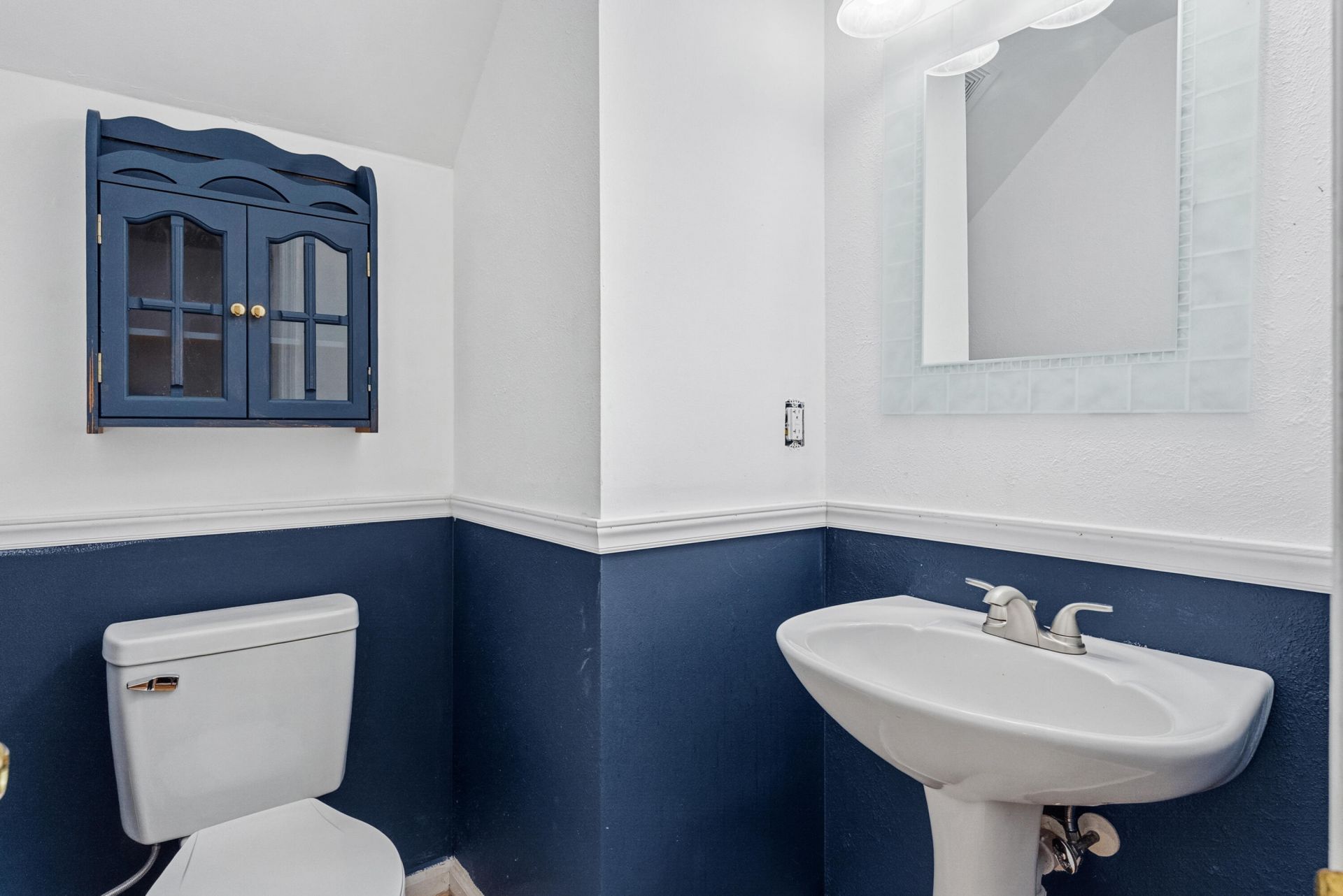 606 Dolphin Drive Photo 15