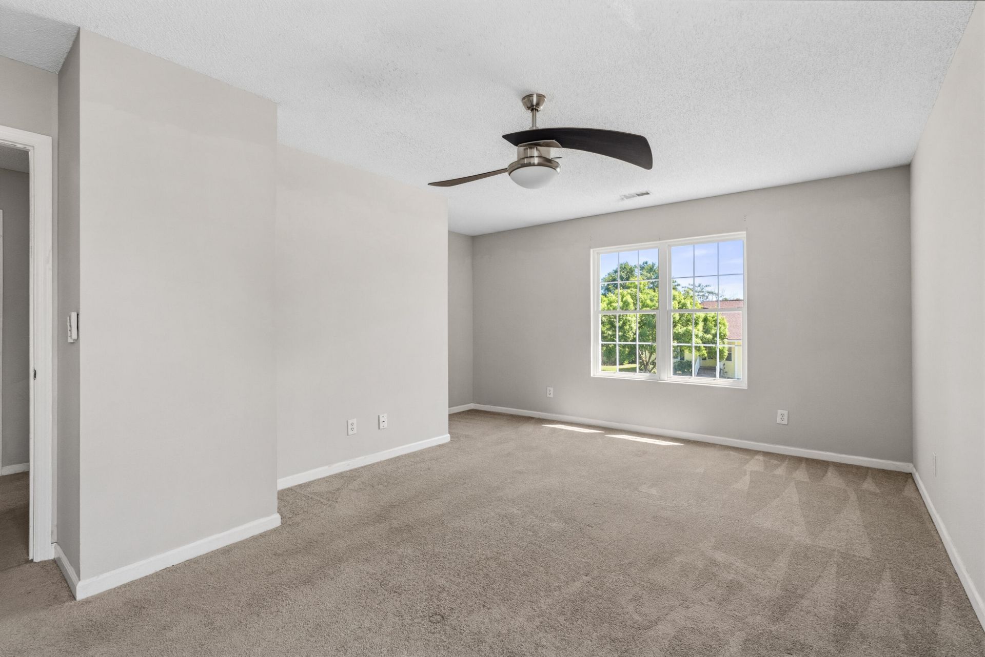 606 Dolphin Drive Photo 16