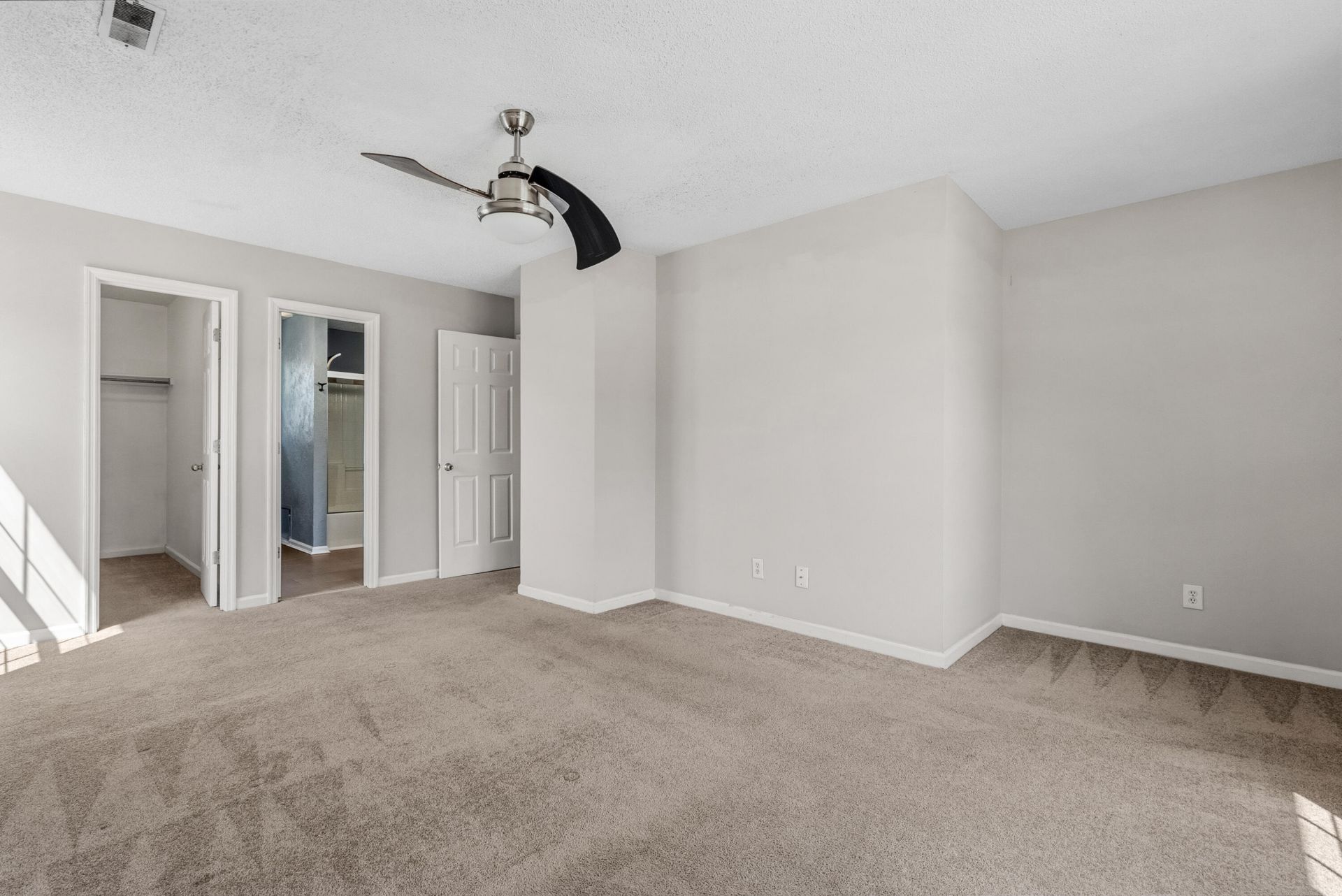 606 Dolphin Drive Photo 17