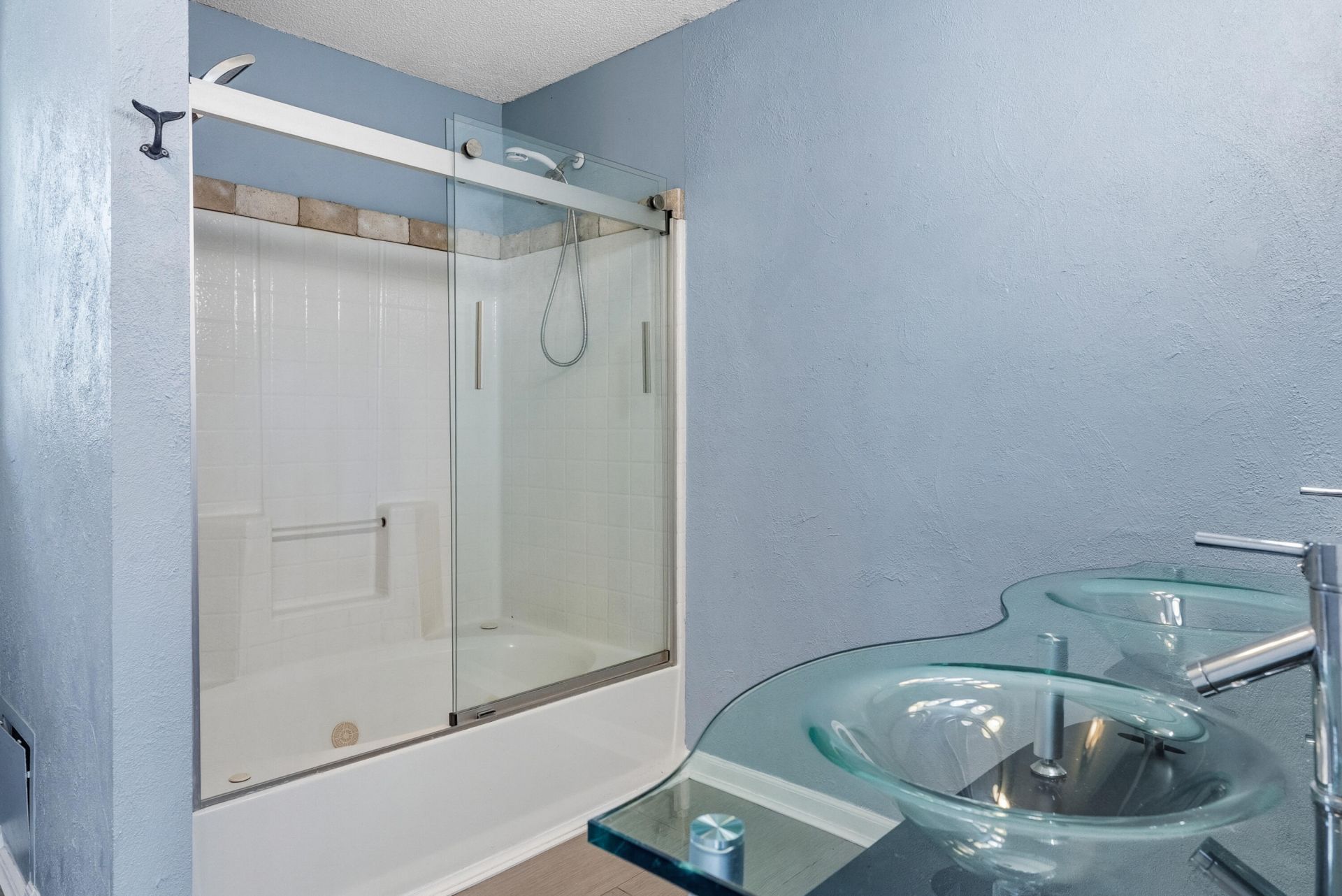 606 Dolphin Drive Photo 19