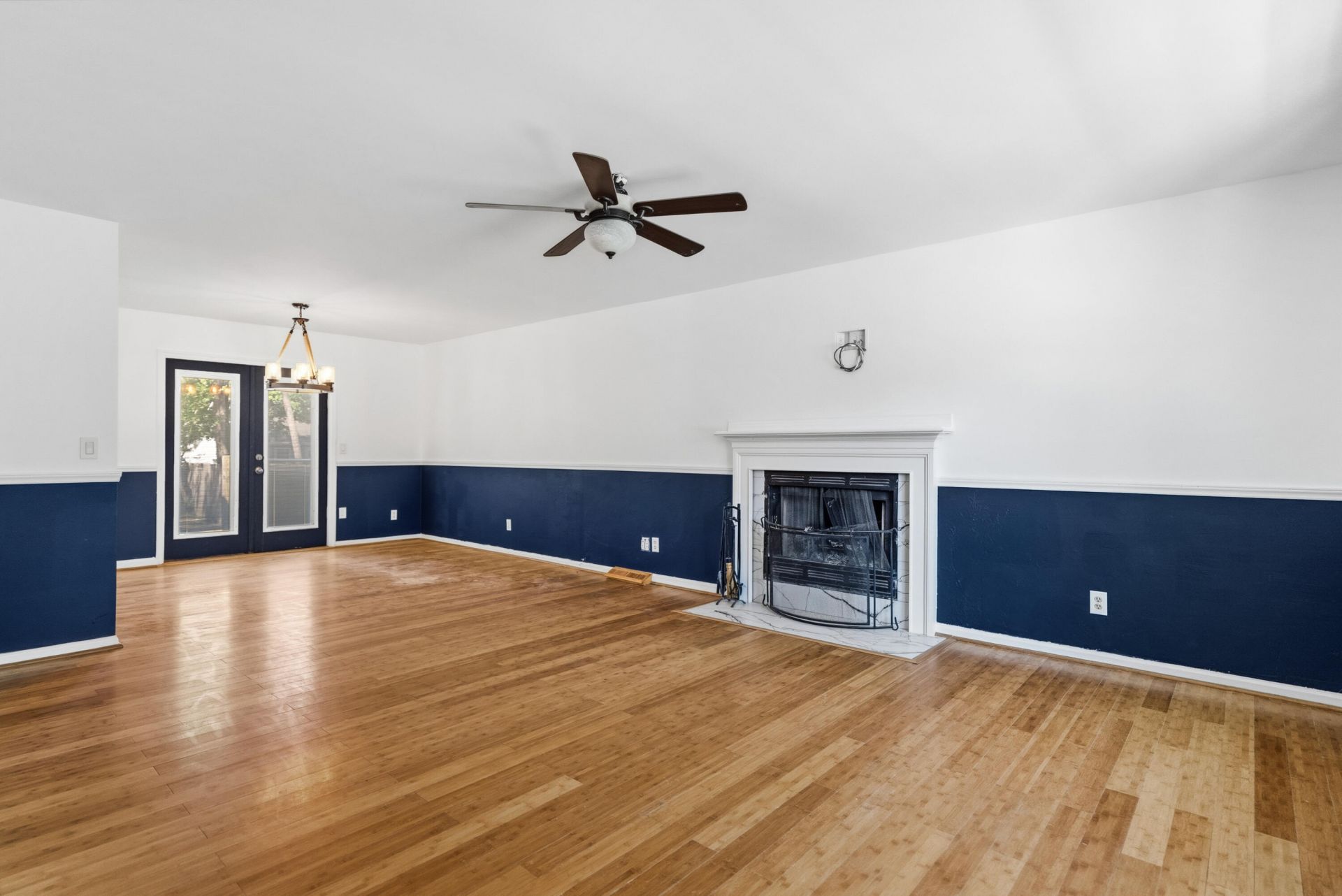 606 Dolphin Drive Photo 6