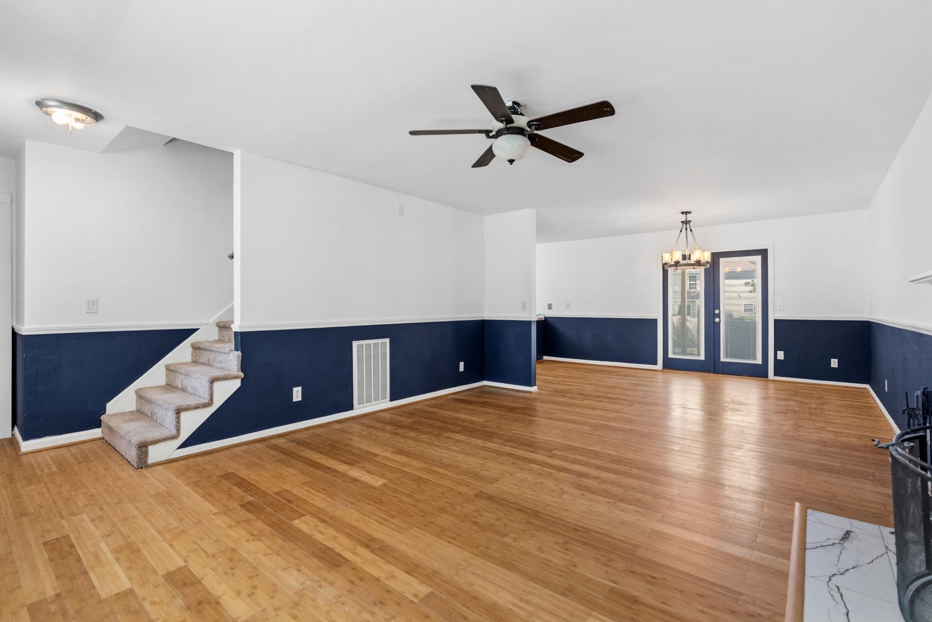 606 Dolphin Drive Photo 7