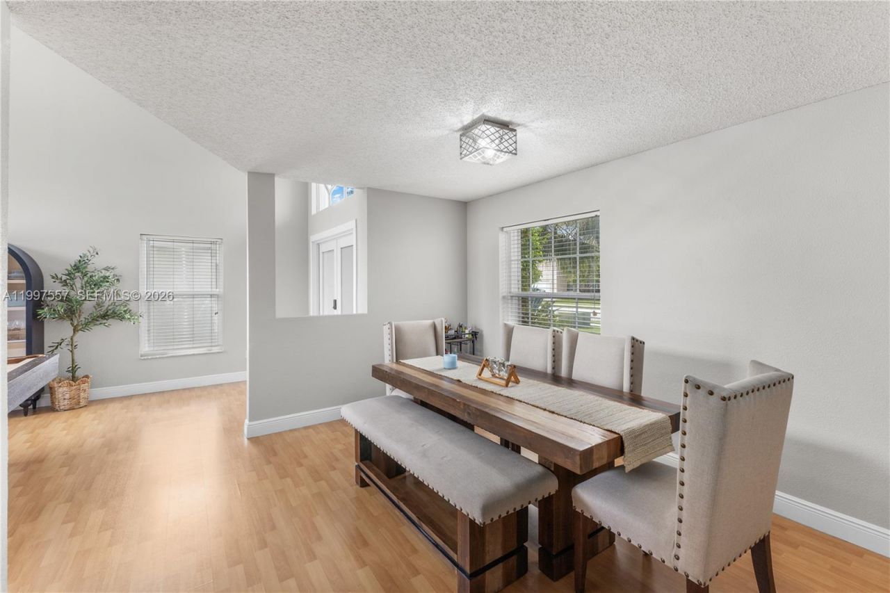 317 SW 191st Ter, Pembroke Pines, FL 33029 Photo