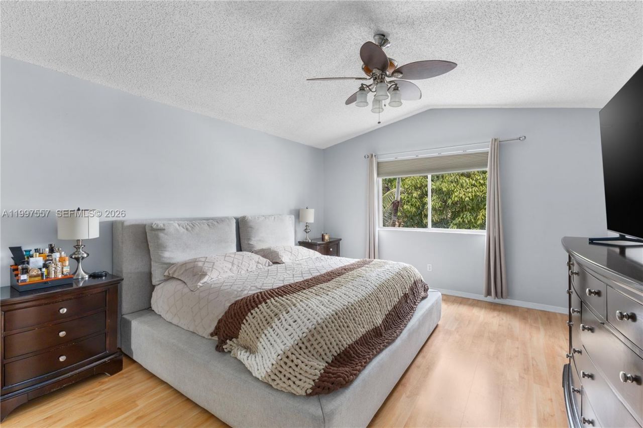 317 SW 191st Ter, Pembroke Pines, FL 33029 Photo