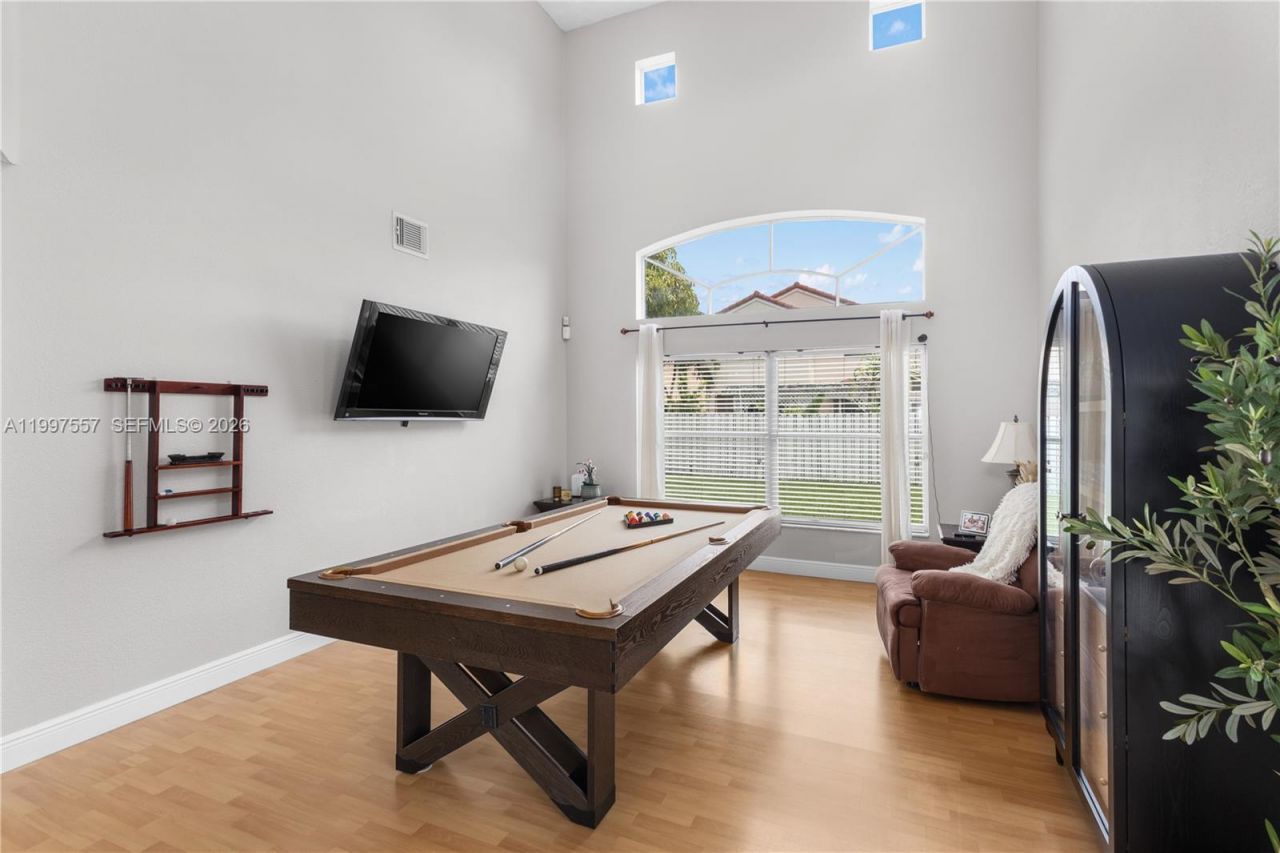 317 SW 191st Ter, Pembroke Pines, FL 33029 Photo