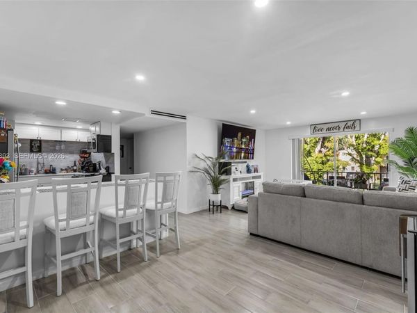 13700 SW 62nd St, Unit 244, Miami, FL 33183