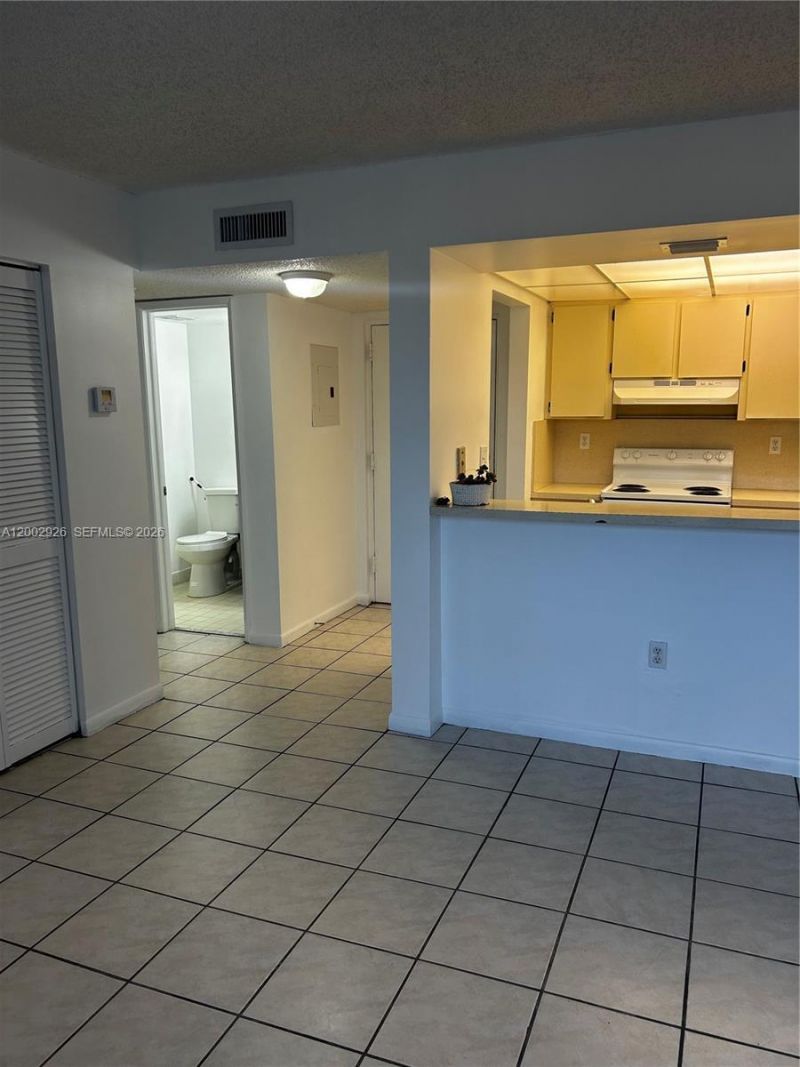 6955 NW 186th St, Unit F407, Hialeah, FL 33015 Photo