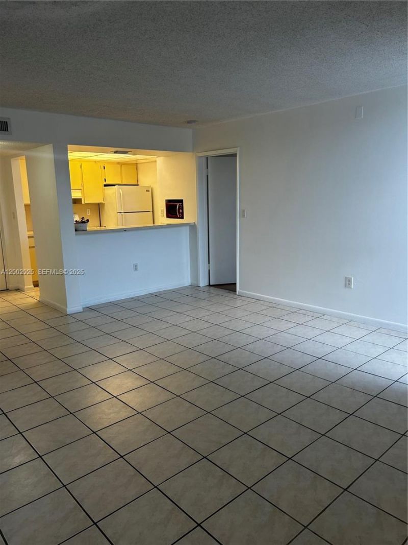 6955 NW 186th St, Unit F407, Hialeah, FL 33015 Photo