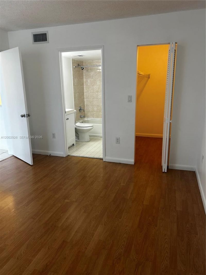 6955 NW 186th St, Unit F407, Hialeah, FL 33015 Photo