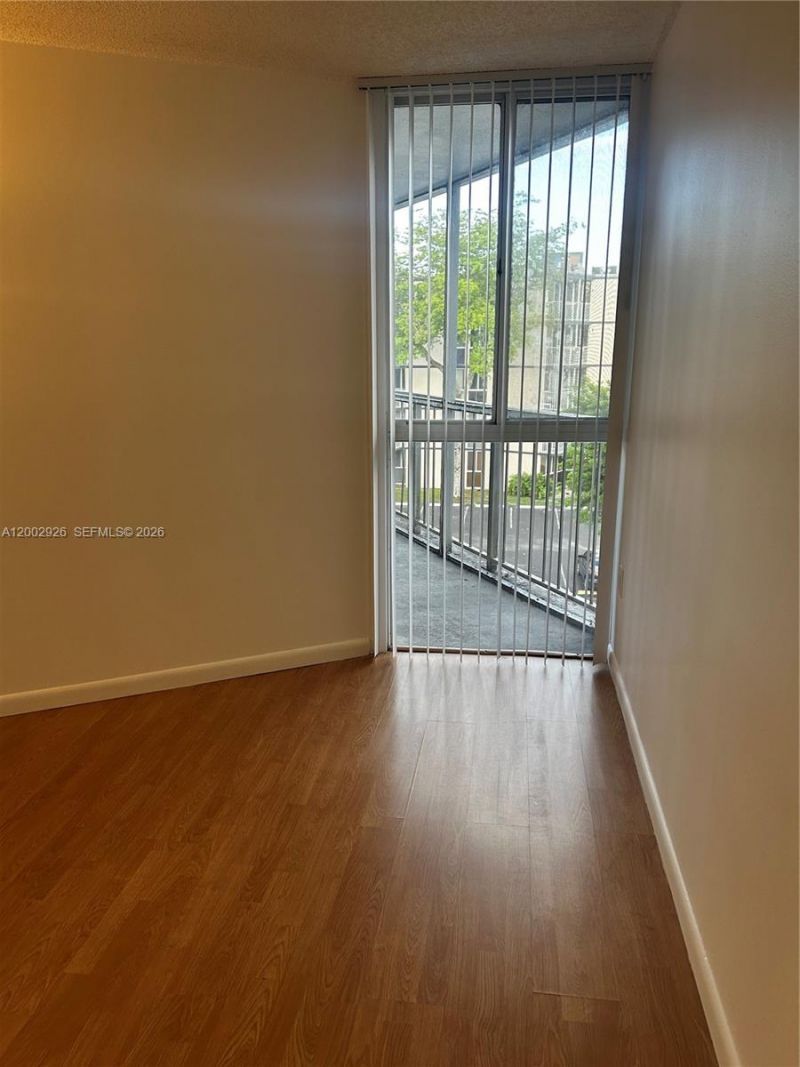 6955 NW 186th St, Unit F407, Hialeah, FL 33015 Photo