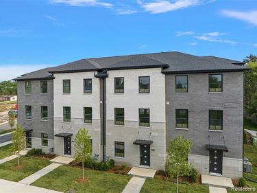 2813 Summers Place, Troy, MI 48084