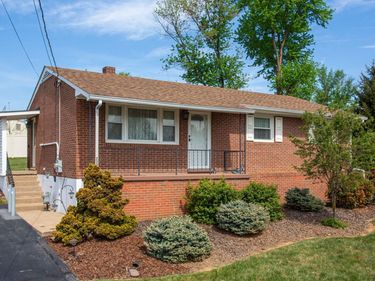 225 HARTMAN DR, HARRISONBURG, VA 22802