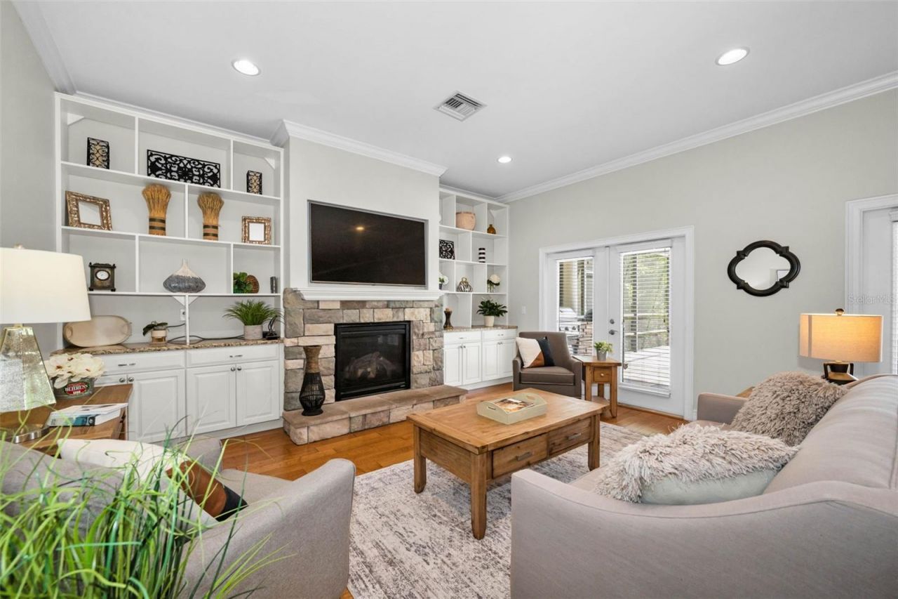 14915 Smitter Reserve Drive, Tampa, FL 33618 Photo