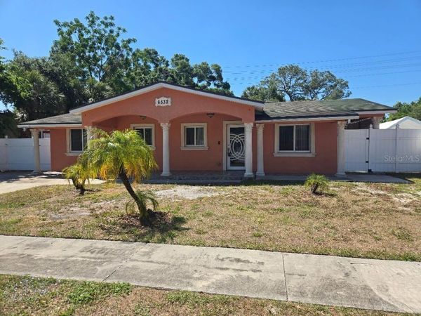 6532 LA MESA CIRCLE, TAMPA, FL 33634