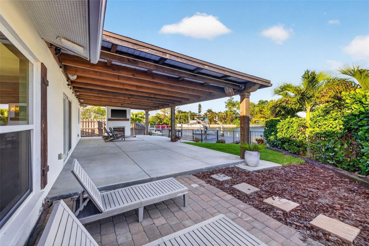 4200 Beach Drive Se, Saint Petersburg, FL 33705 Photo