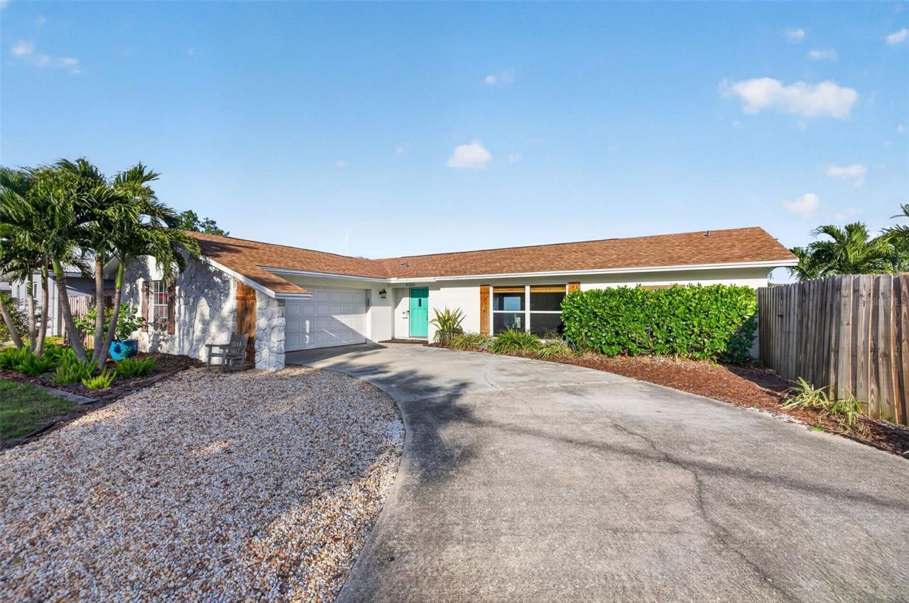 4200 Beach Drive Se, Saint Petersburg, FL 33705 Photo
