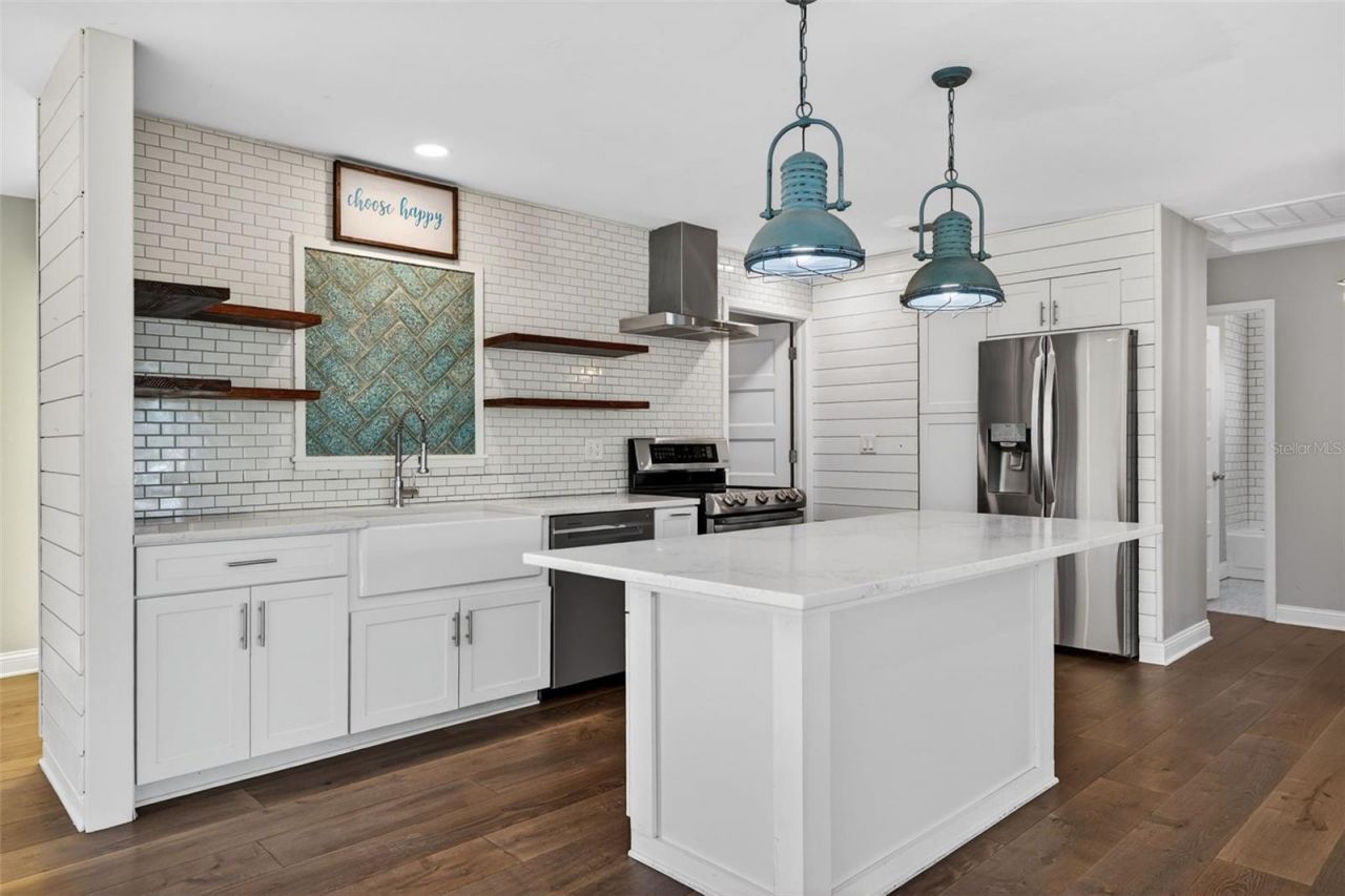4200 Beach Drive Se, Saint Petersburg, FL 33705 Photo