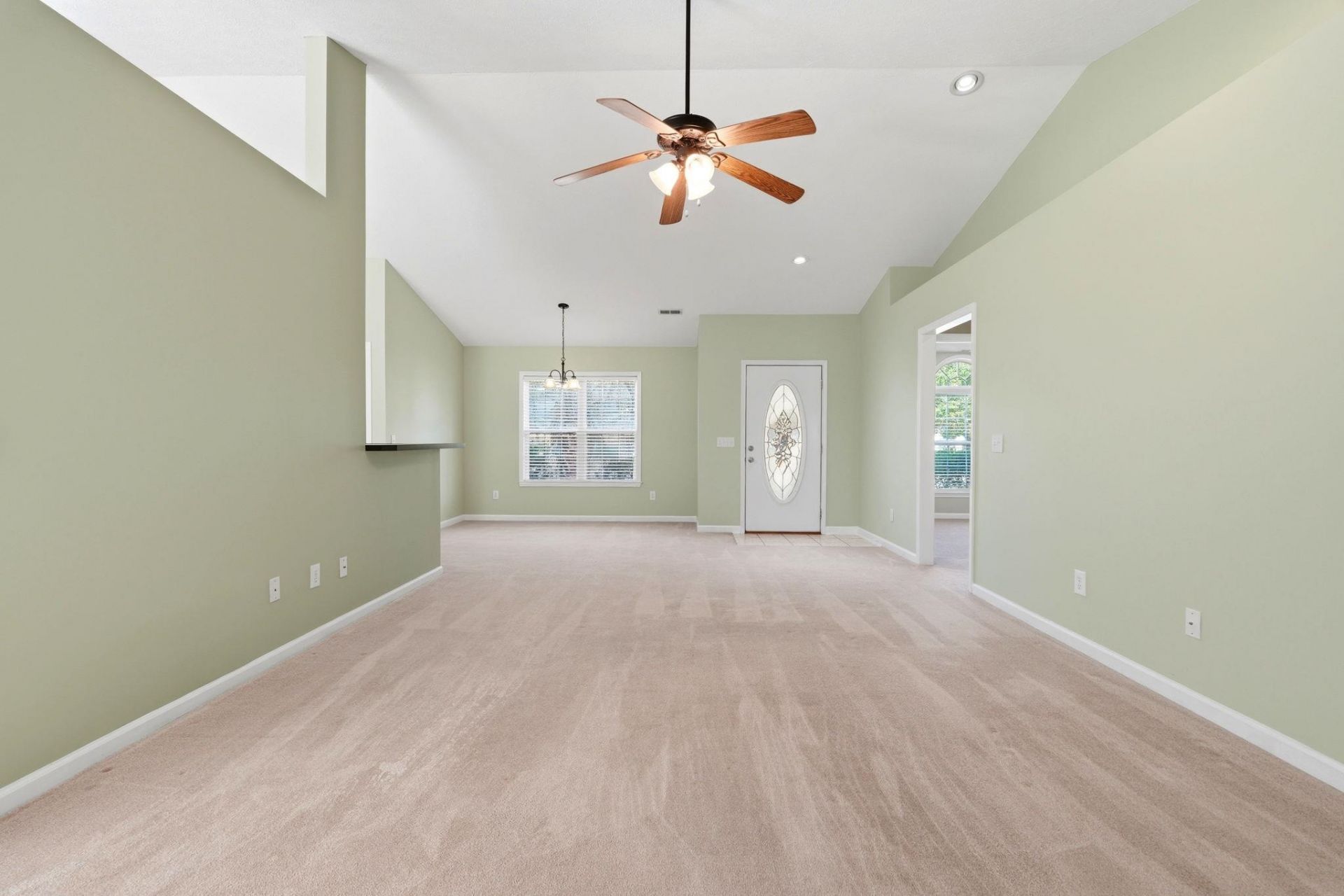 722 Drawbridge Dr. Photo 8