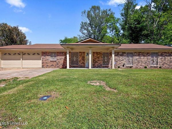 3692 James Monroe, Jackson, MS 39213