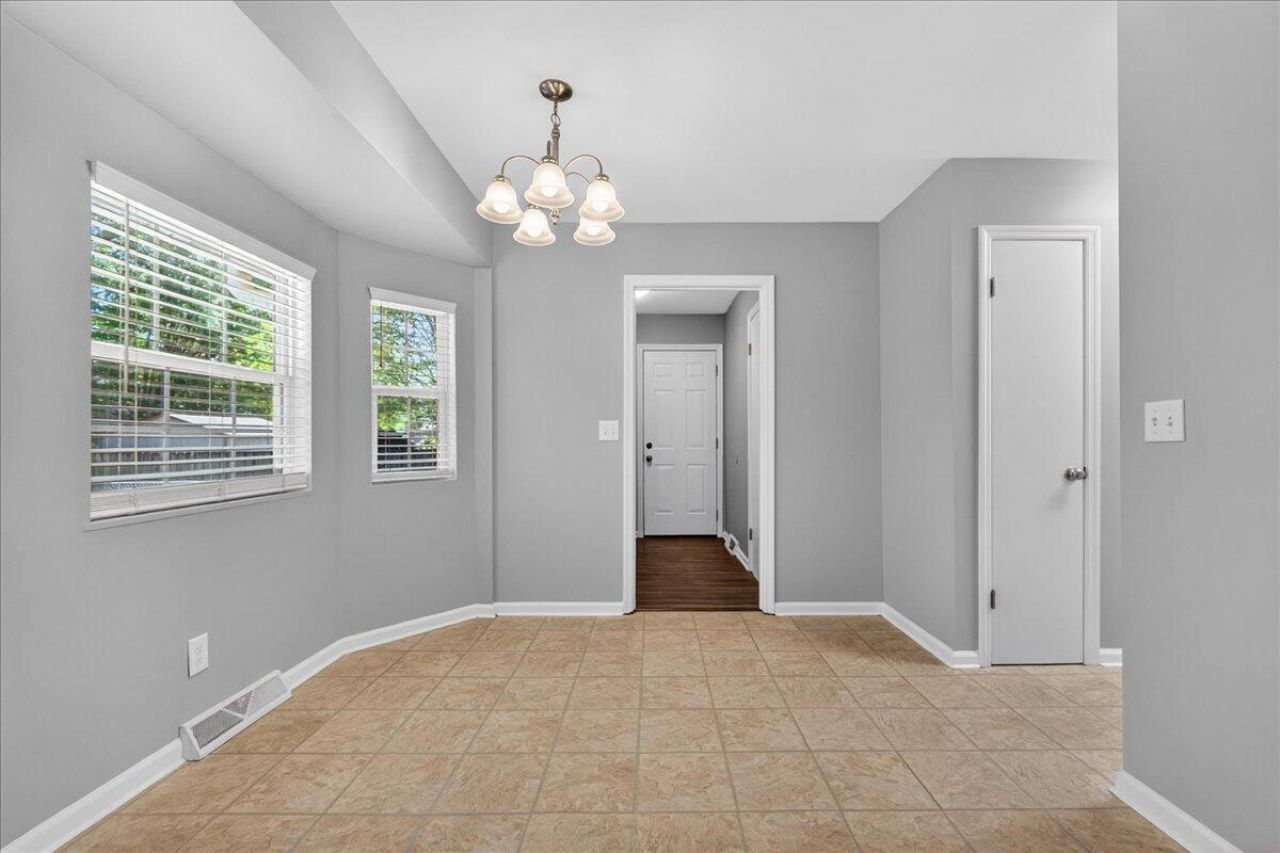 403 Splitrail Drive Photo 12