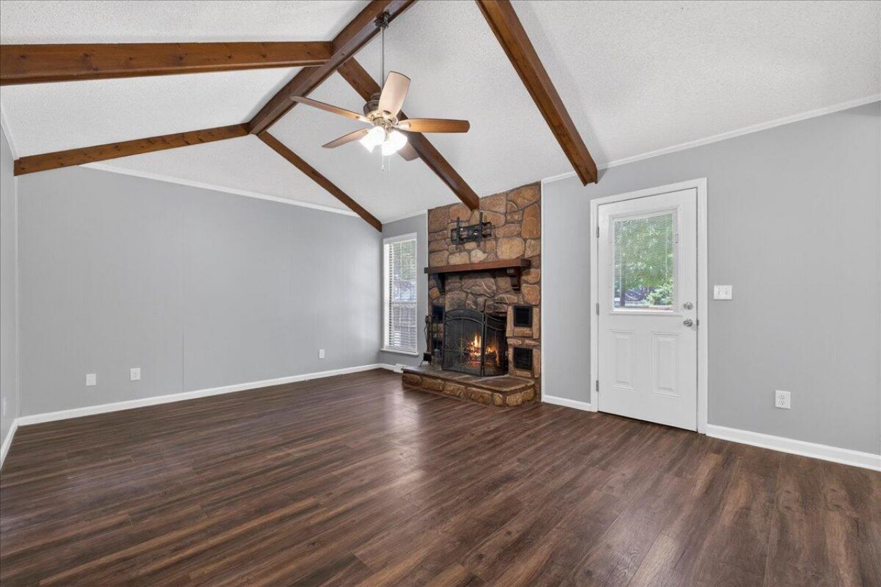 403 Splitrail Drive Photo 17