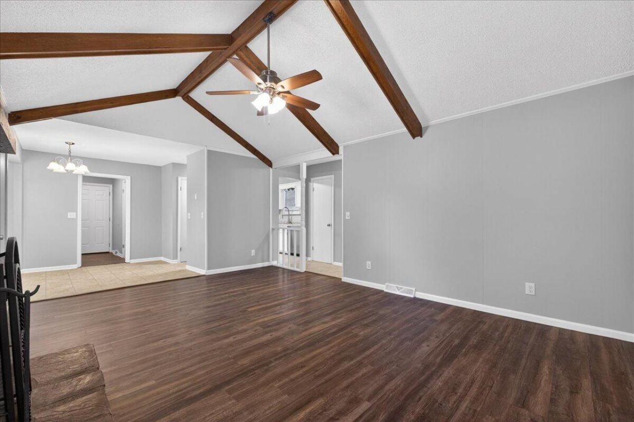 403 Splitrail Drive Photo 18