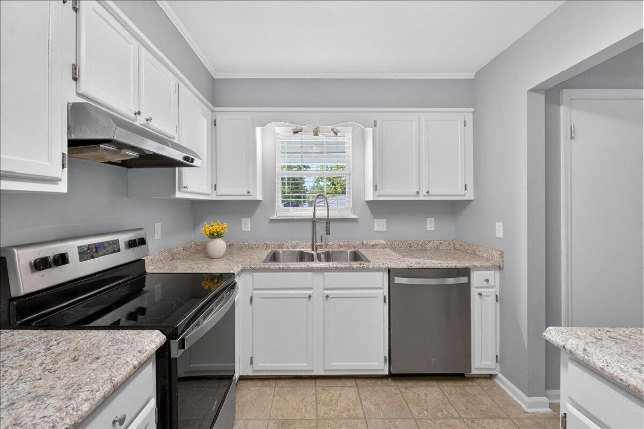 403 Splitrail Drive Photo 7