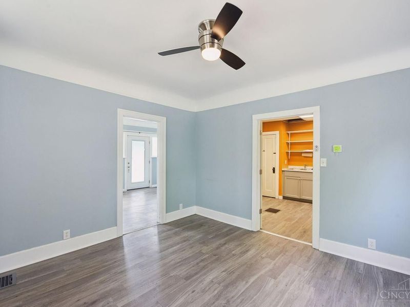 6839 Montgomery Road, Silverton, OH 45236 Photo 10