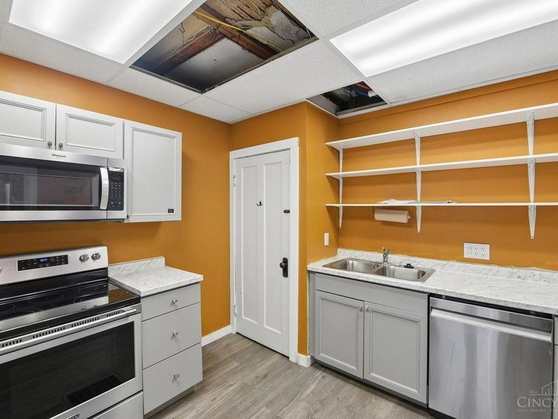 6839 Montgomery Road, Silverton, OH 45236 Photo 14