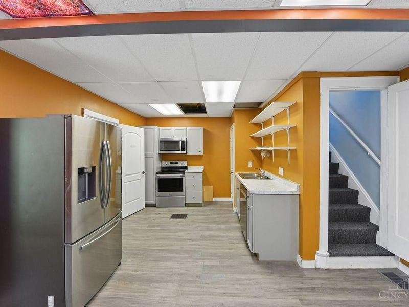 6839 Montgomery Road, Silverton, OH 45236 Photo 16