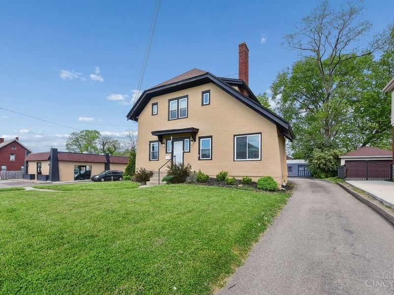 6839 Montgomery Road, Silverton, OH 45236 Photo 2