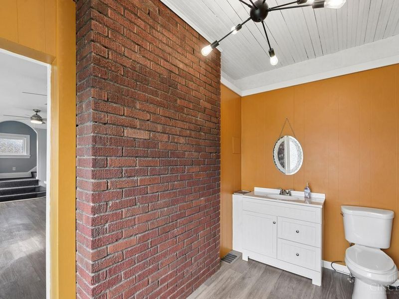 6839 Montgomery Road, Silverton, OH 45236 Photo 32