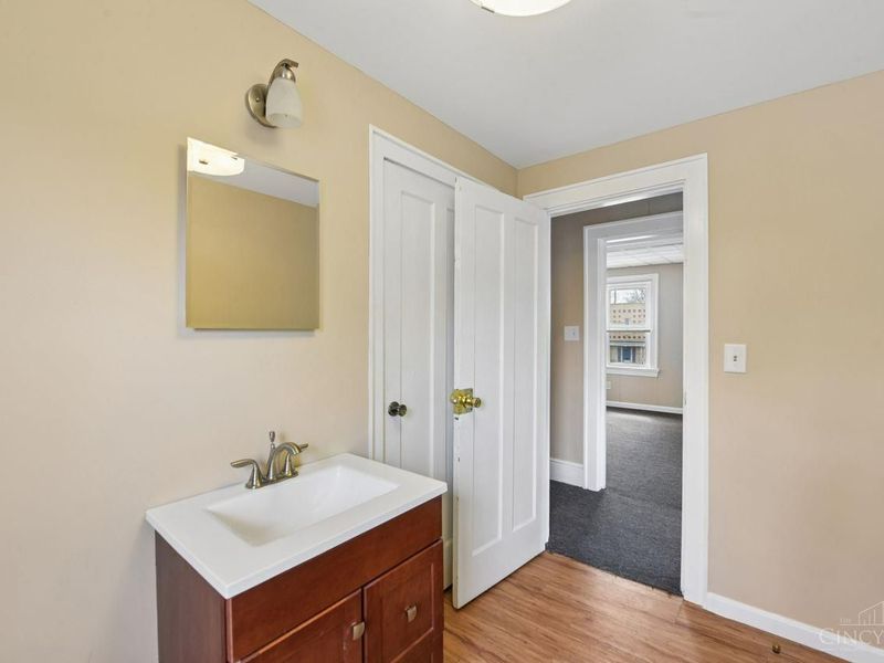 6839 Montgomery Road, Silverton, OH 45236 Photo 34