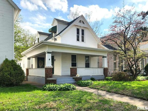 1512 STATE Street, Quincy, IL 62301