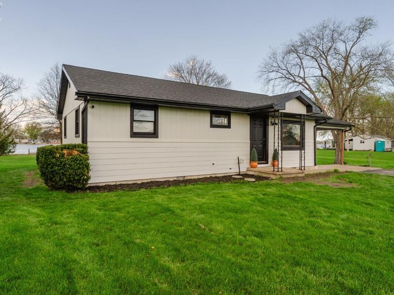 8109 Titus Road, Oak Harbor, OH 43449 Photo 3