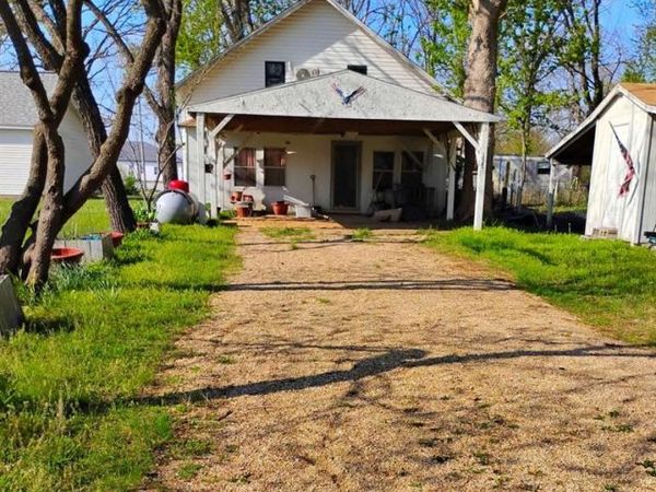 137 Junction Street, Raymondville, MO 65555