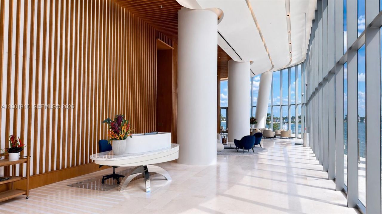 175 SE 25 Rd, Unit 504, Miami, FL 33129 Photo