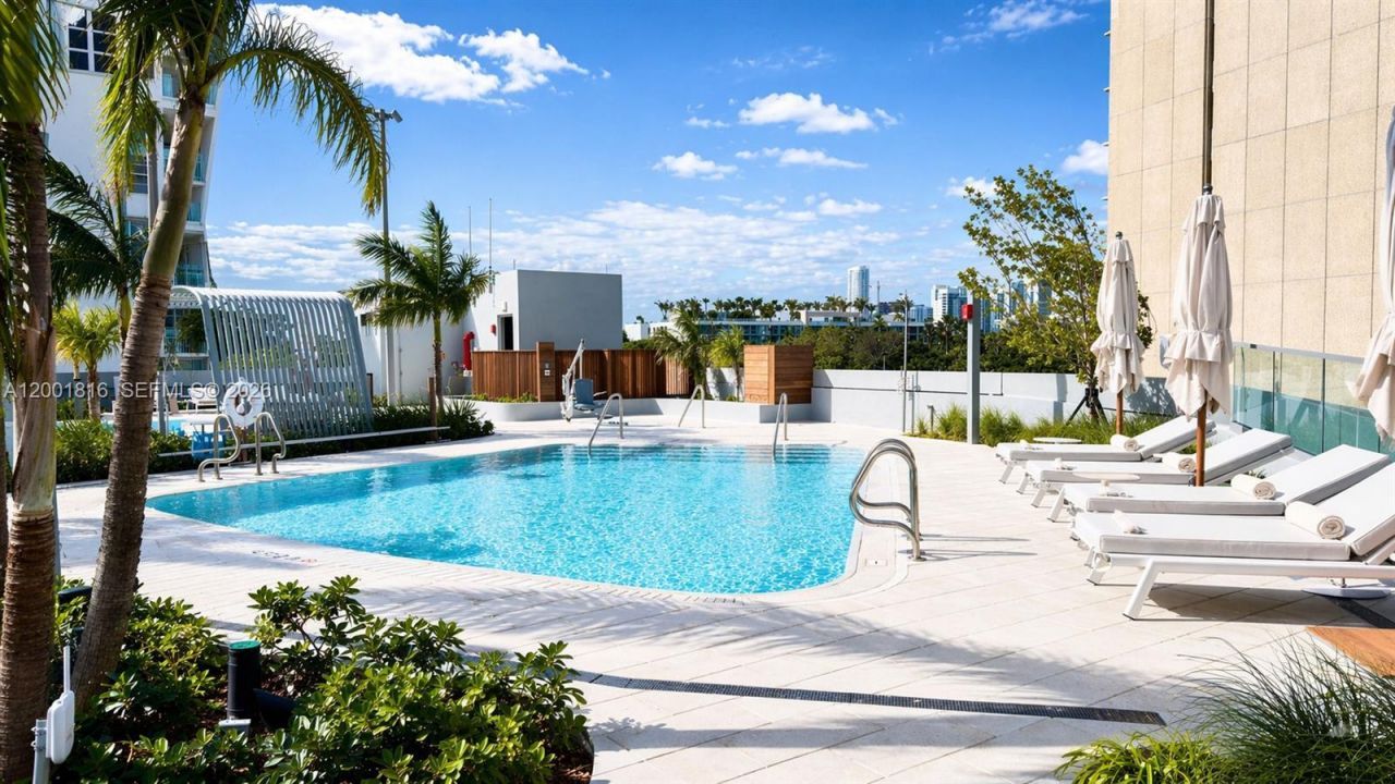 175 SE 25 Rd, Unit 504, Miami, FL 33129 Photo